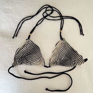 ViX Black and White Striped Triangle Ripple Bikini Top with Adjustable Ties, M